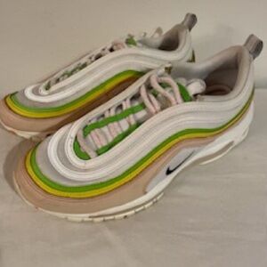 Nike White and Green Sneakers with Air Max Cushioning